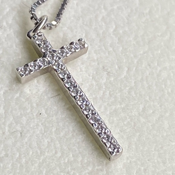 Sterling Silver Diamond Cross Box Chain Bracelet - Picture 3 of 8